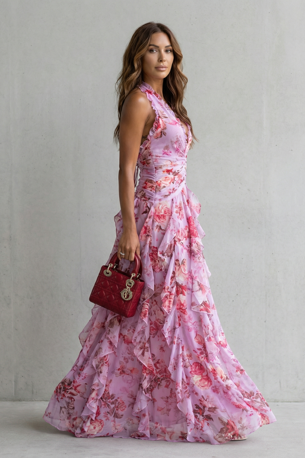 Jesusa | Vestido Largo Romántico con Cascada de Rosas y Cuello Halter